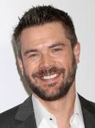 How tall is Charlie Weber?